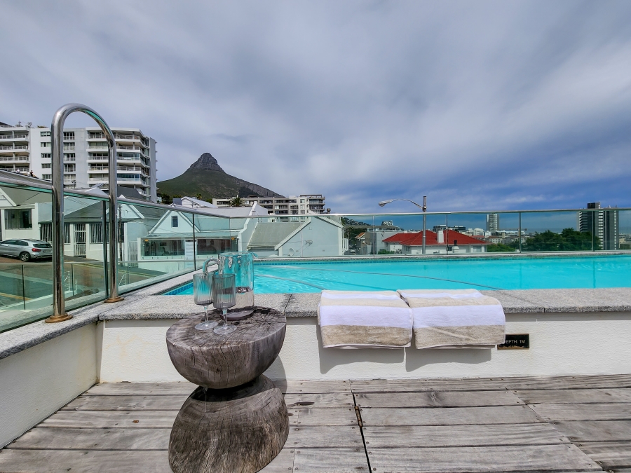 2 Bedroom Property for Sale in Sea Point Western Cape